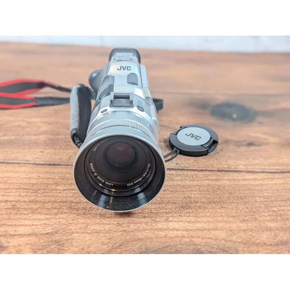 JVC GR-DV3000U Digital Video Camera Excellent Silver Tested No Battery/Charger